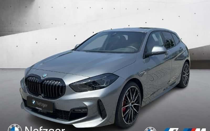 Grau Gebraucht 2024 BMW 120 M Sport Kleinwagen | 37.800 € (Teuer) - Bild 1/4