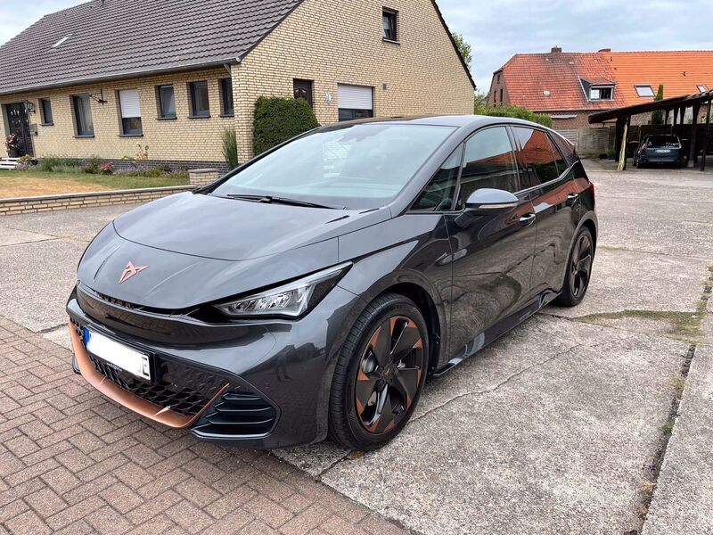Verkauft Cupra Born Quasar Grey/Grau M., gebraucht 2022, 12.400 km