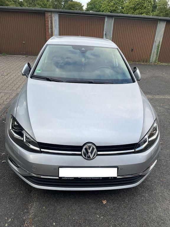 Silber Gebraucht 2018 VW Golf VII Join Limousine | 16.500 € (Guter Preis) - Bild 1/4