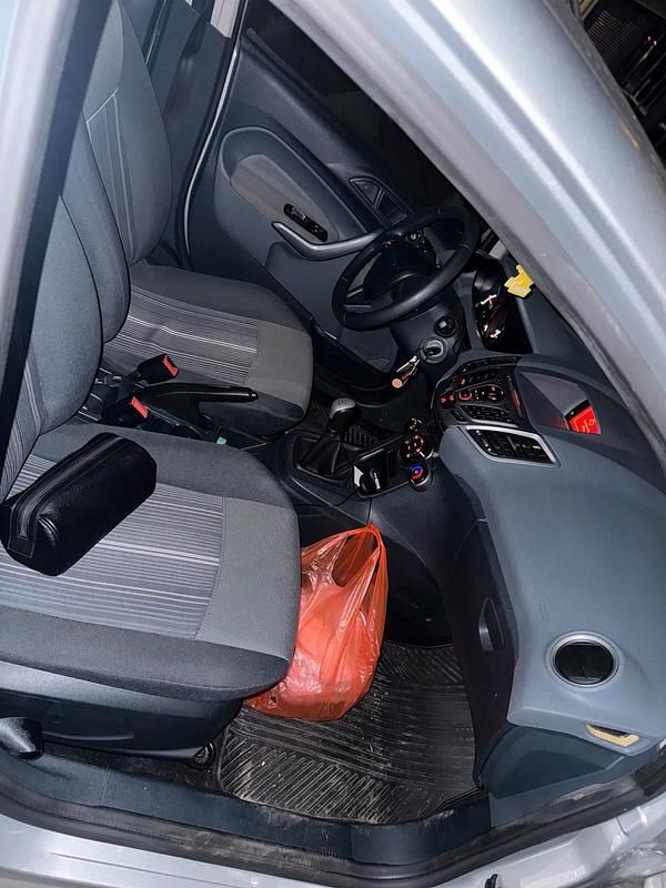 Gebraucht Ford Fiesta 98 PS (72 kW) 2008 Grau Kleinwagen