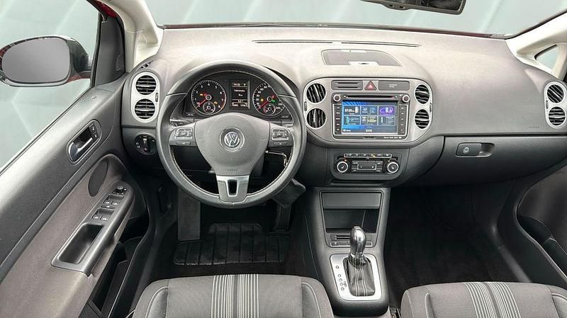 Gebraucht VW Golf VII Match 122 PS (89 kW) 2012 Rot Limousine