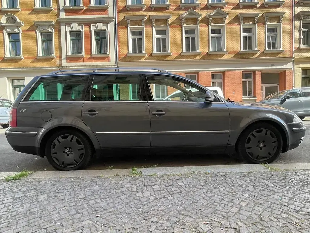 Usata VW Passat Exclusive 150 CV (110 kW) 2004 Grigio Station wagon