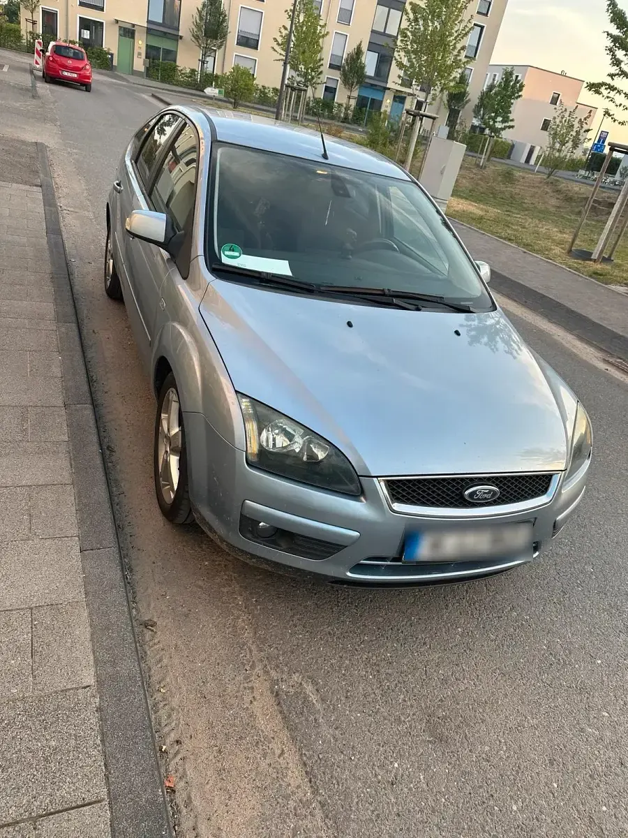 Gebraucht Ford Focus 140 PS (102 kW) 2006 Blau Limousine