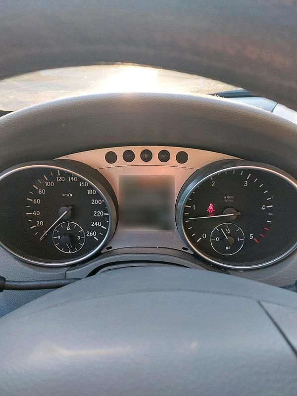 Gebraucht Mercedes ML320 256 PS (188 kW) 2007 Grau SUV