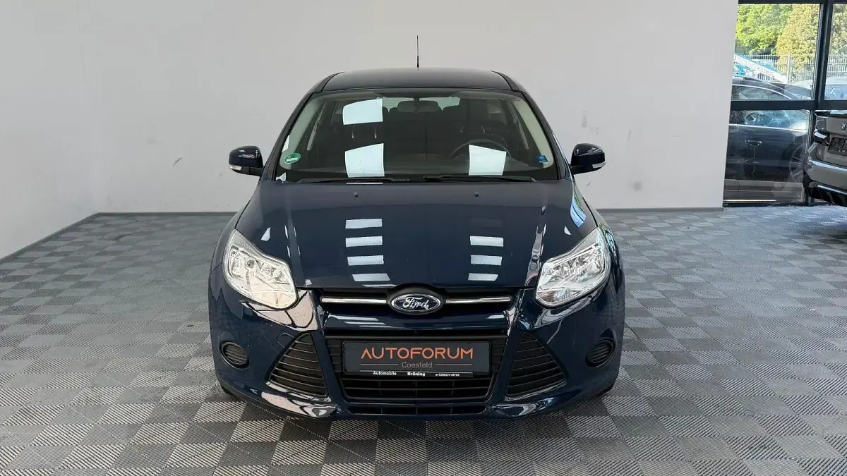Gebraucht Ford Focus Ambiente 101 PS (74 kW) 2014 Blau Kombi