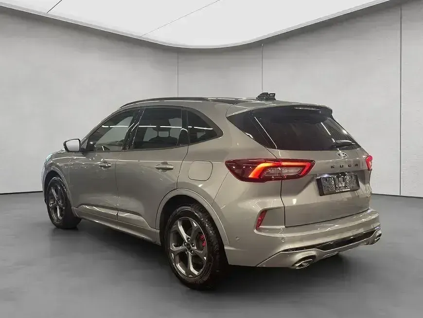 Gebraucht Ford Kuga ST-Line X 184 PS (135 kW) 2024 Solar silver metallic SUV