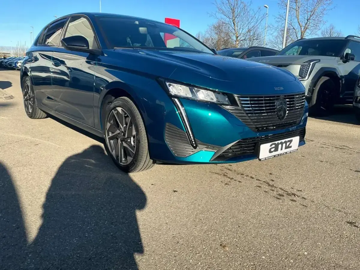 Neu Peugeot 308 Allure 136 PS (100 kW) 2025 Obsession blau Limousine