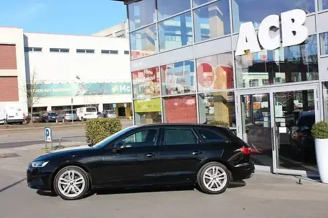 Gebraucht Audi A4 Ambiente 150 PS (110 kW) 2022 Mythosschwarzmet. (metallic) Kombi