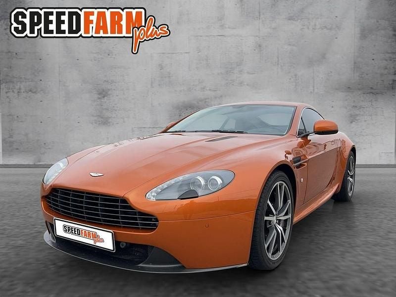 Orange Gebraucht 2013 Aston Martin V8 Vantage Coupé | 59.999 € (Fairer Preis) - Bild 1/4