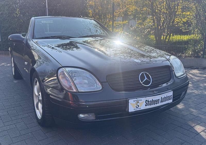 Gebraucht Mercedes SLK230 193 PS (141 kW) 2000 Schwarz Cabrio