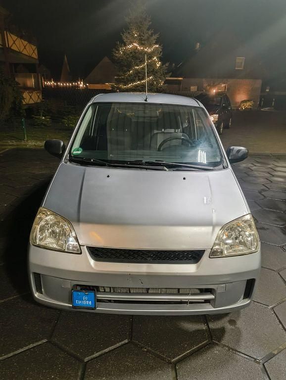 Gebraucht Daihatsu Cuore Plus 58 PS (42 kW) 2003 Silber Kleinwagen
