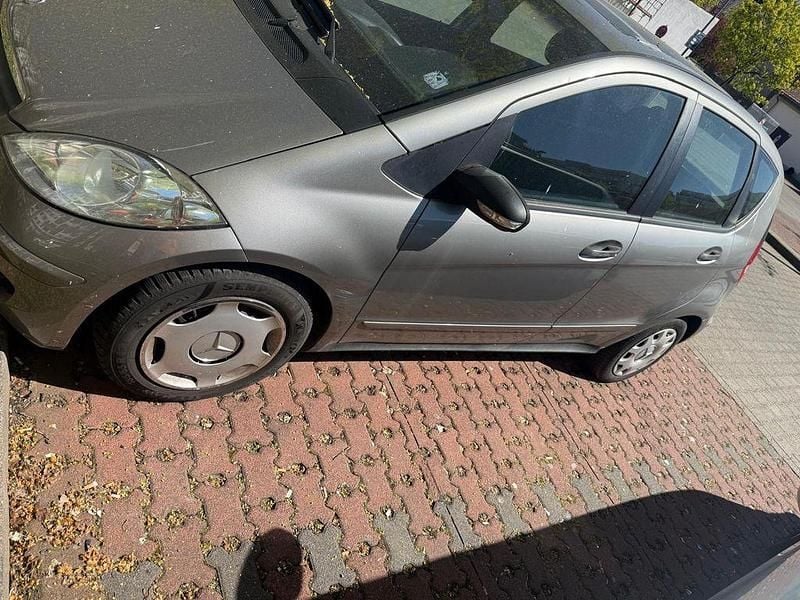 Gebraucht Mercedes A180 Elegance 109 PS (80 kW) 2007 Grau Van / Kleinbus