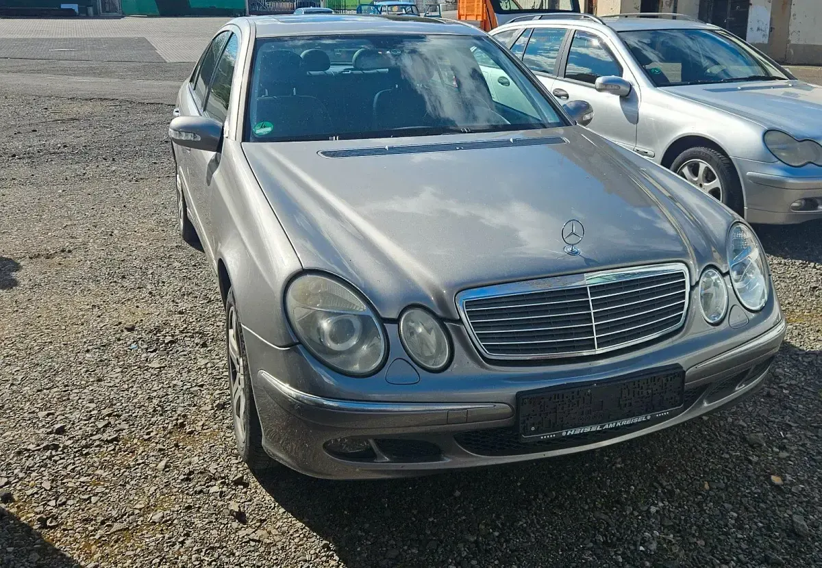 Gebraucht Mercedes E280 231 PS (169 kW) 2005 Beige Limousine