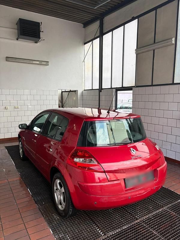 Rot Gebraucht 2008 Renault Mégane III Limousine | 999 € (Guter Preis) - Bild 1/4