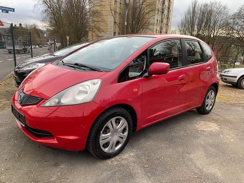 Gebraucht Honda Jazz Trend 90 PS (66 kW) 2011 Rot Kleinwagen