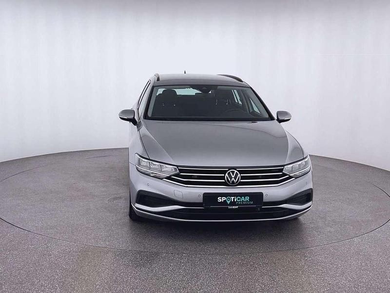 Gebraucht VW Passat Conceptline 150 PS (110 kW) 2022 Silber Kombi
