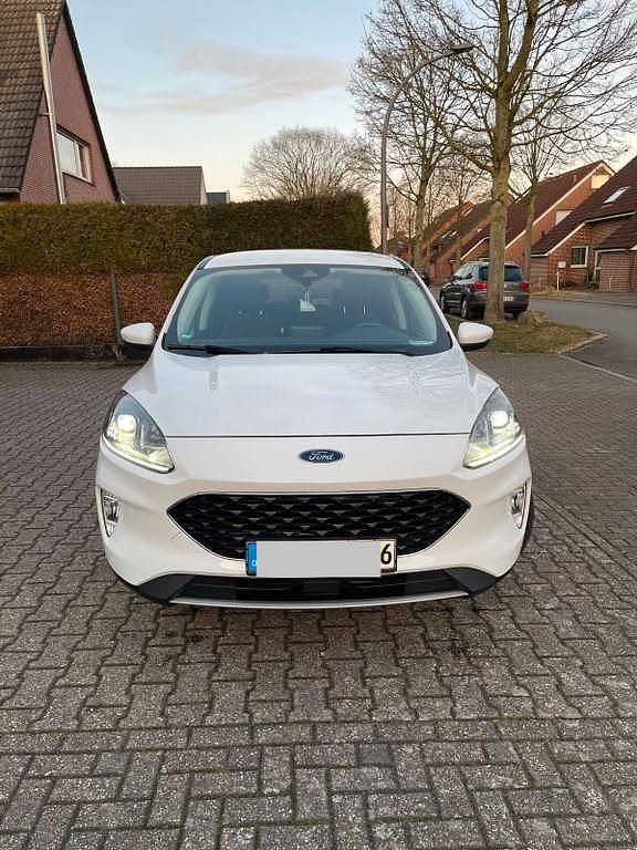 Gebraucht Ford Kuga Trend 120 PS (88 kW) 2020 Weiß SUV