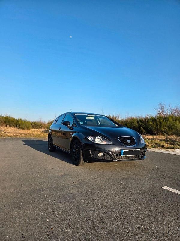 Second-hand Seat Leon Reference 125 CP (91 kW) 2010 Negru Hatchback
