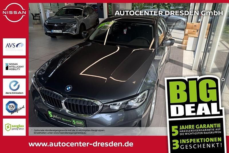 Mineralgrau metallic Gebraucht 2022 BMW 320e Advantage Limousine | 26.890 € (Guter Preis) - Bild 1/4