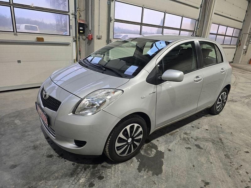 Silber Gebraucht 2006 Toyota Yaris Kleinwagen | 6.300 € (Etwas zu teuer) - Bild 1/4