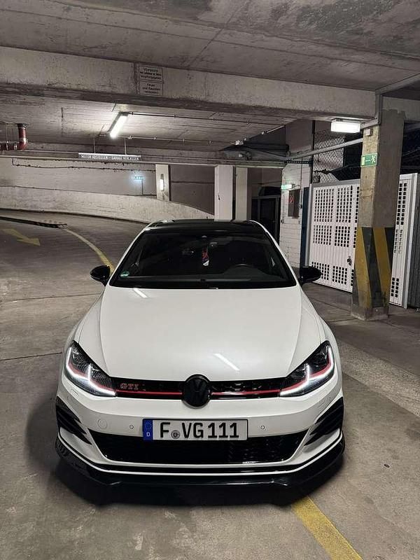 Weiß Gebraucht 2018 VW Golf VII GTI Limousine | 25.500 € (Teuer) - Bild 1/4