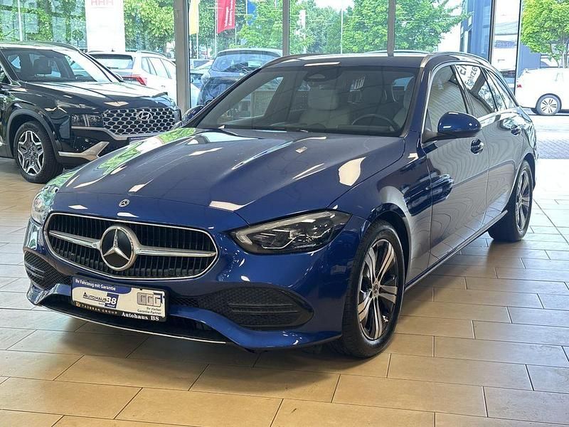 Blau Gebraucht 2023 Mercedes C200 Avantgarde Kombi | 31.450 € (Fairer Preis) - Bild 1/4