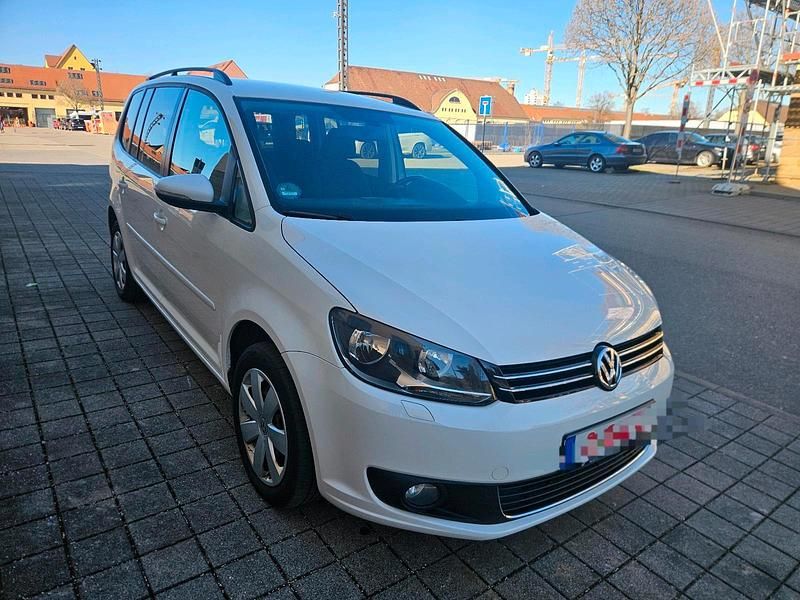 Gebraucht VW Touran 120 PS (88 kW) 2012 Weiß Van / Kleinbus