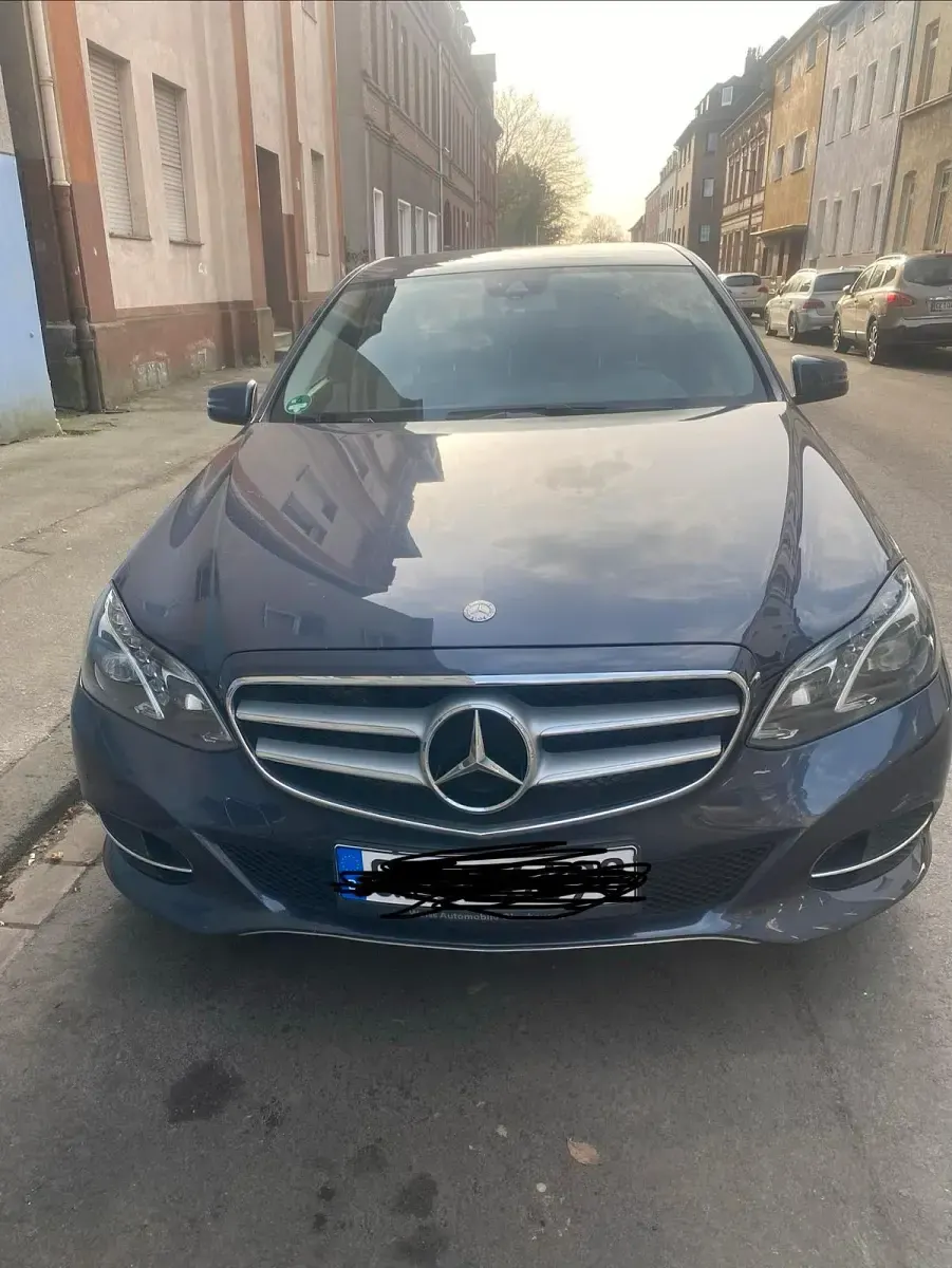 Gebraucht Mercedes E300 231 PS (169 kW) 2015 Andere farben Limousine