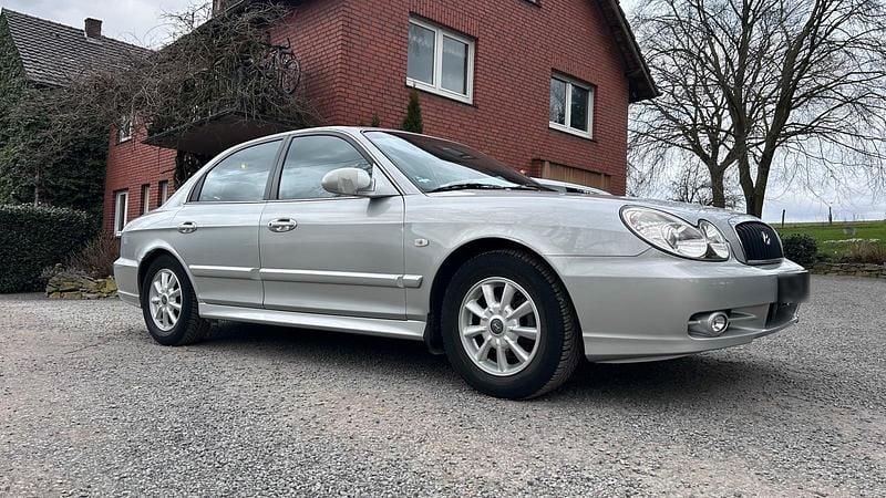 Gebraucht Hyundai Sonata GLS 131 PS (96 kW) 2003 Silber Limousine