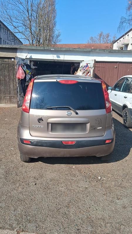 Gebraucht Nissan Note 88 PS (64 kW) 2015 Braun Kleinwagen