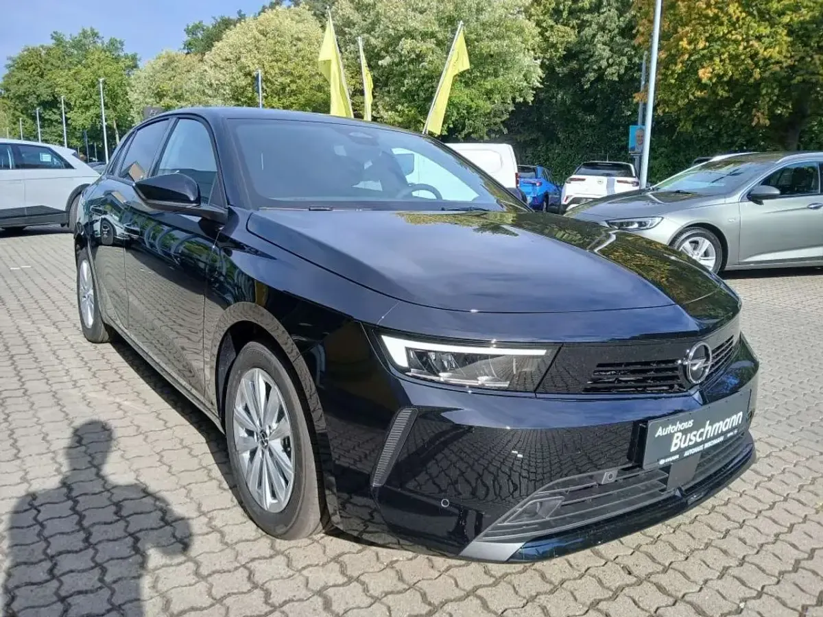 Gebraucht Opel Astra Edition 131 PS (96 kW) 2025 Karbon schwarz metallic Limousine