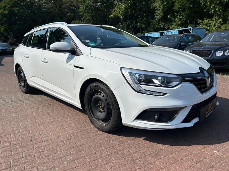 Weiß Gebraucht 2019 Renault Mégane GrandTour Business Kombi | 10.990 € (Guter Preis) - Bild 1/4