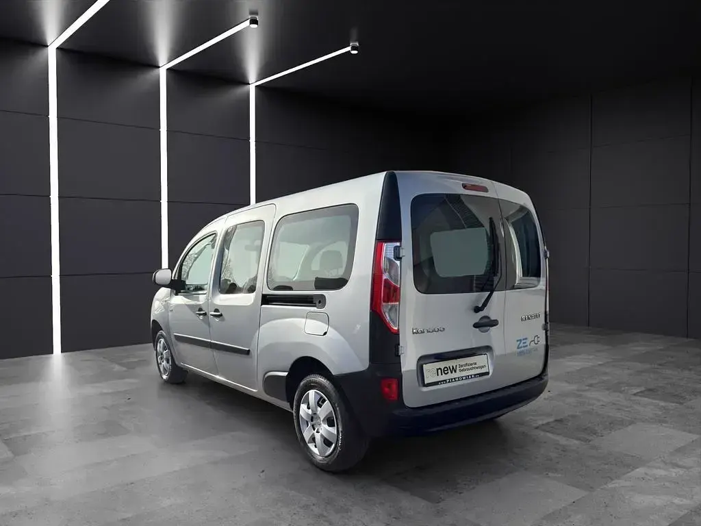 Second-hand Renault Kangoo 44 kW (60 CP) 2021 Gri Monovolum