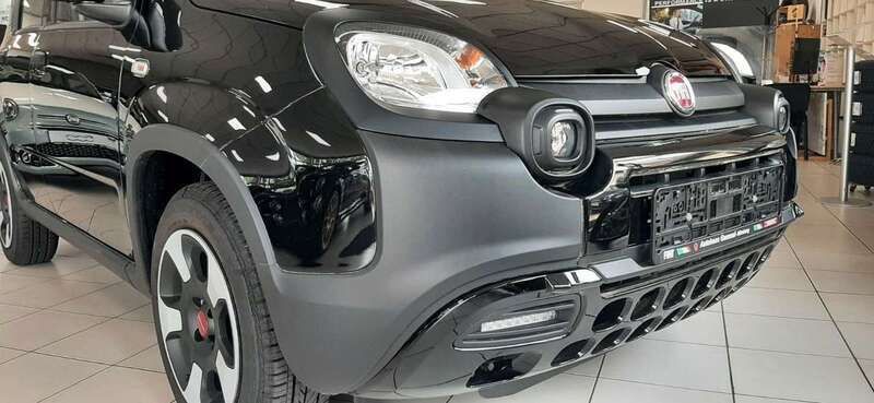 Colore esterno (cinema schwarz) Gebraucht 2023 Fiat Panda Cross Cross Plus Kleinwagen | 13.800 € (Fairer Preis) - Bild 1/4