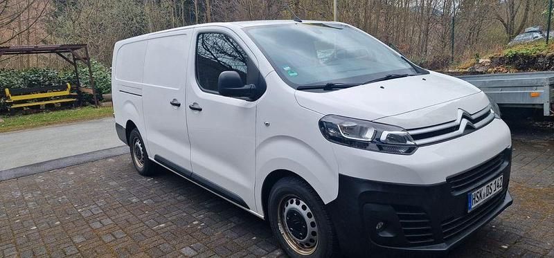 Gebraucht Citroën Jumpy 150 PS (110 kW) 2017 Weiß Van / Kleinbus