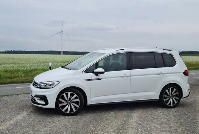Gebraucht 2023 VW Touran Highline Van / Kleinbus | 39.000 € (Teuer) - Bild 1/4