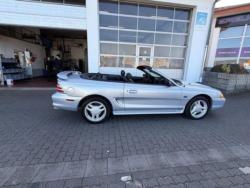 Second-hand Ford Mustang 218 CP (160 kW) 1995 Albastru Cabrio