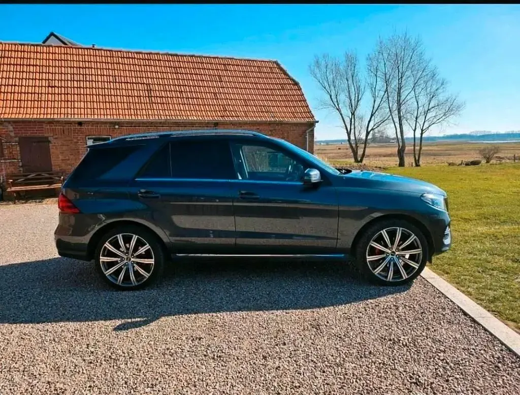 Gebraucht Mercedes GLE350 258 PS (189 kW) 2016 Grau SUV