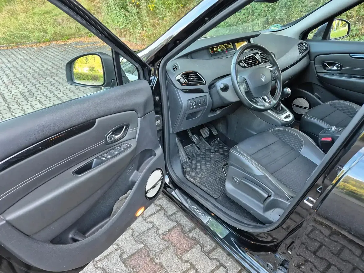 Gebraucht Renault Scénic III 103 PS (75 kW) 2014 Schwarz SUV