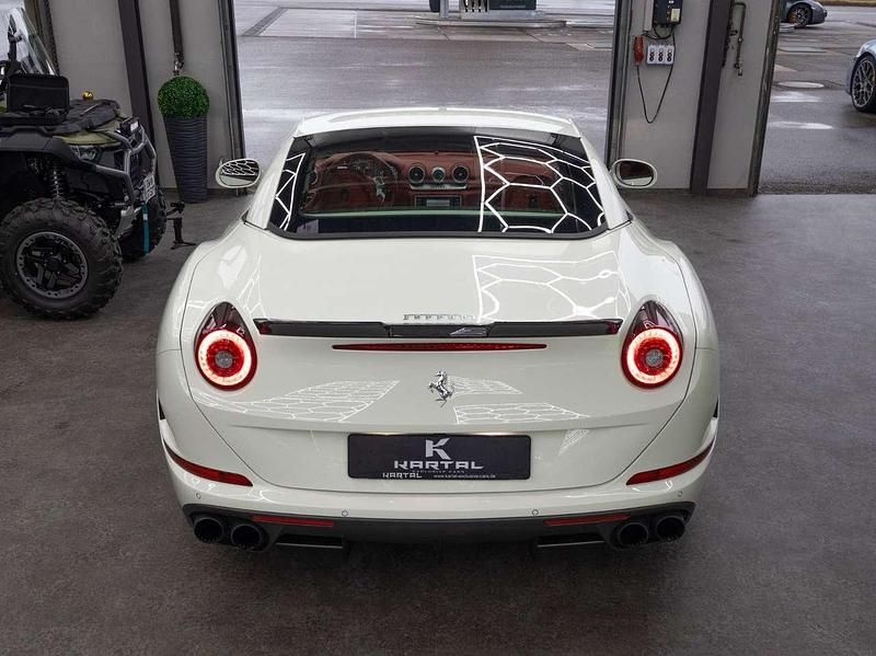 Gebraucht Ferrari California 560 PS (411 kW) 2017 Weiß Cabrio