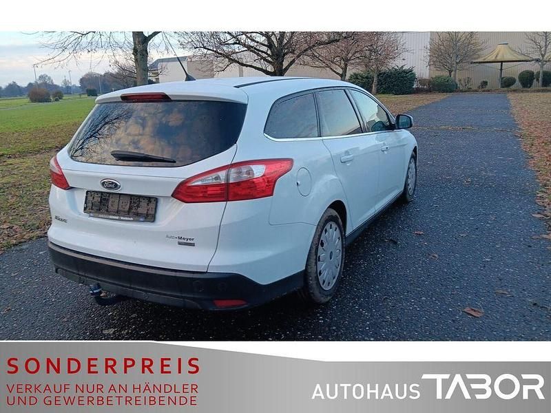 Gebraucht Ford Focus Titanium 105 PS (77 kW) 2013 Frostweiß Kombi