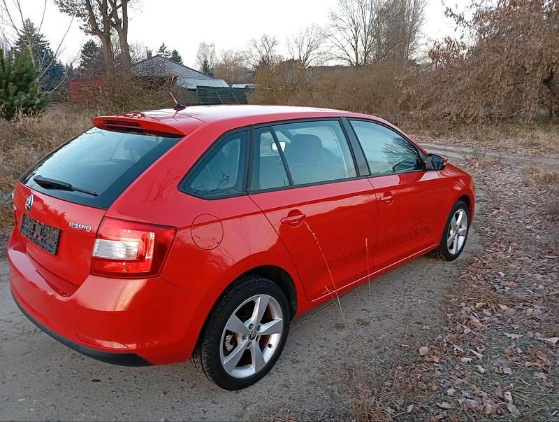 Gebraucht Skoda Rapid 90 PS (66 kW) 2016 Rot Kombi