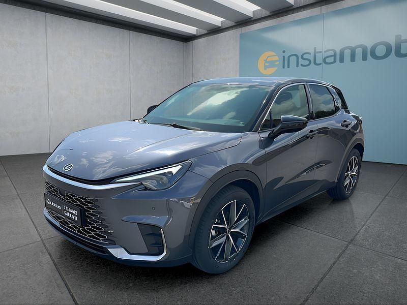 Silber Neu 2025 Lexus LBX SUV | 35.749 € (Teuer) - Bild 1/4