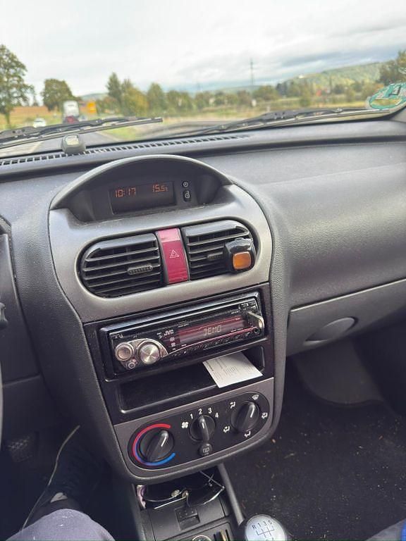 Gebraucht Opel Corsa 58 PS (42 kW) 2002 Grau Limousine