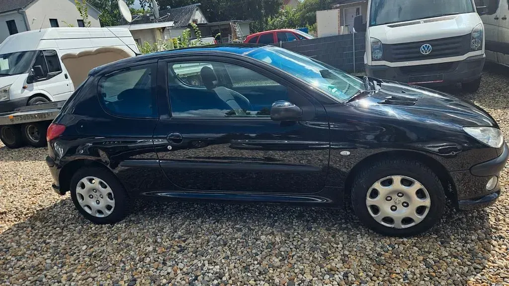 Gebraucht Peugeot 206 75 PS (55 kW) 2009 Schwarz Limousine