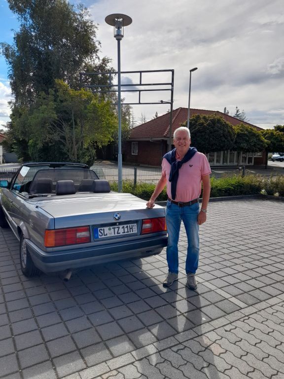 Grau Gebraucht 1992 BMW 318 Cabriolet Sport Line Cabrio | 22.999 € - Bild 1/4