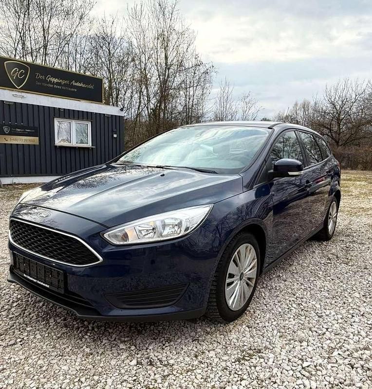 Gebraucht Ford Focus Trend 101 PS (74 kW) 2016 Blau Kombi