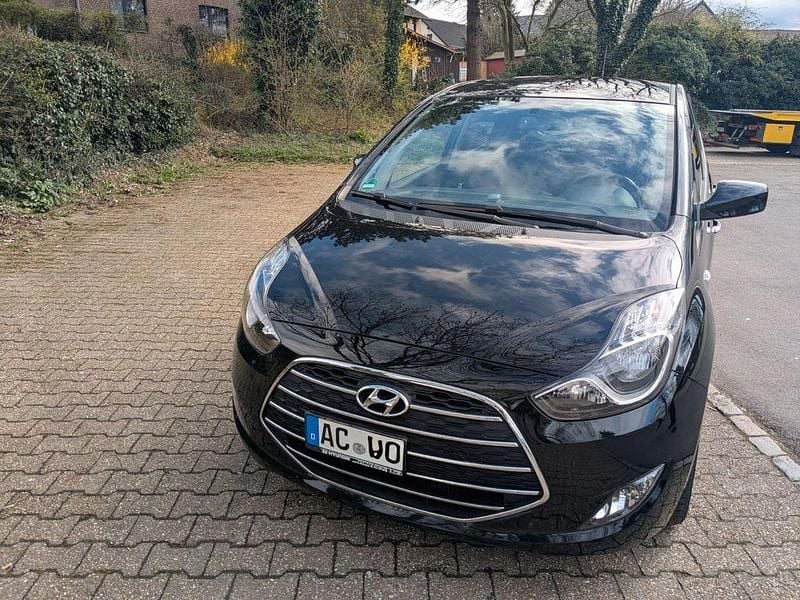 Gebraucht Hyundai i20 Space 90 PS (66 kW) 2018 Schwarz Van / Kleinbus