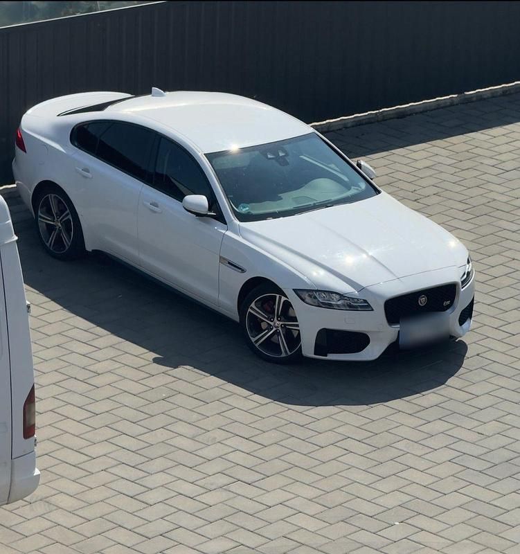 Gebraucht Jaguar XF Sportbrake S 300 PS (220 kW) 2017 Weiß Kombi