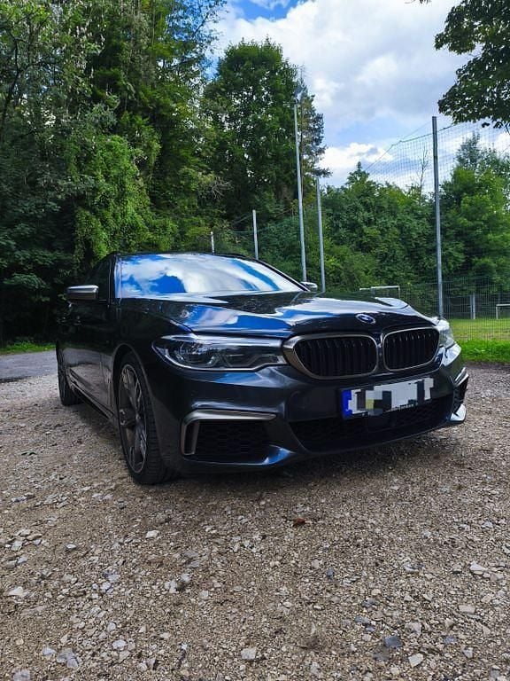 Gebraucht BMW M550 Performance 400 PS (294 kW) 2019 Grau Limousine